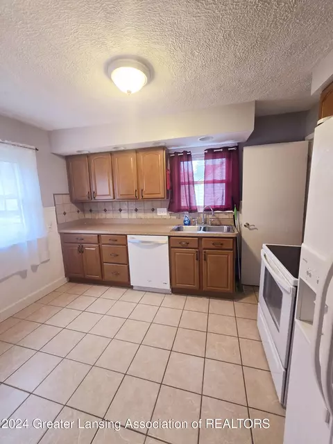 1418 Sheldon St, Lansing, MI 48906 photo 8