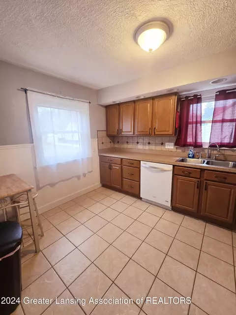 1418 Sheldon St, Lansing, MI 48906 photo 7
