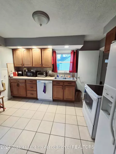 1418 Sheldon St, Lansing, MI 48906 photo 6
