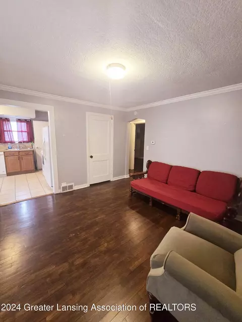 1418 Sheldon St, Lansing, MI 48906 photo 2