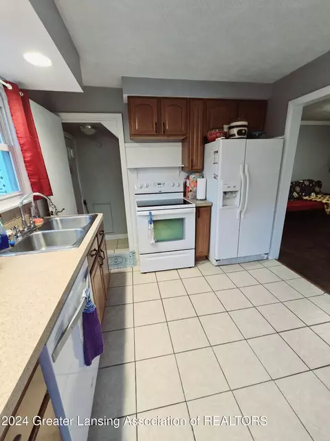1418 Sheldon St, Lansing, MI 48906 photo 5