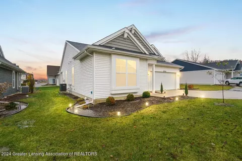 3324 Hamlet Cir, East Lansing, MI 48823