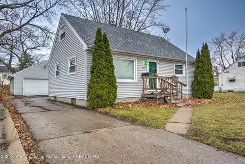 3724 S Pennsylvania Ave, Lansing, MI 48910