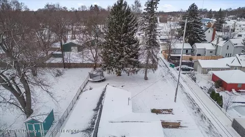 View/Area - 110 W Willow St, Perry, MI 48872 photo 2 of 7