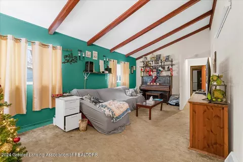 Entry Way - 110 W Willow St, Perry, MI 48872 photo 1 of 4
