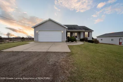 5920 E Alward Rd, Laingsburg, MI 48848