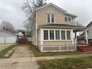 209 W Walker St, Saint Johns, MI 48879