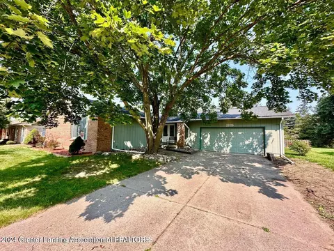 2228 Tamarack Dr, Okemos, MI 48864