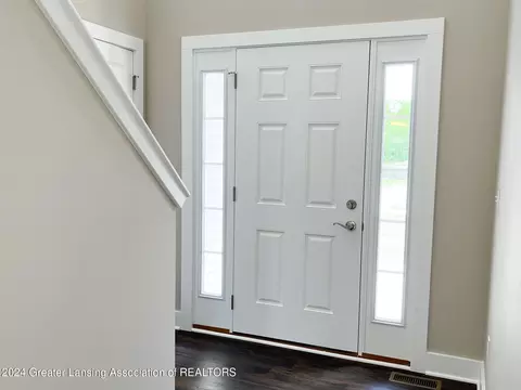 2855 Boulder Creek Dr, Saint Johns, MI 48879 photo 2
