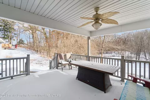 Exterior - 14725 Nichols Rd, Bath, MI 48808 photo 5 of 8