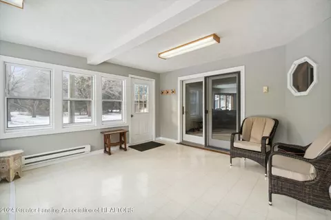 Exterior - 14725 Nichols Rd, Bath, MI 48808 photo 2 of 8