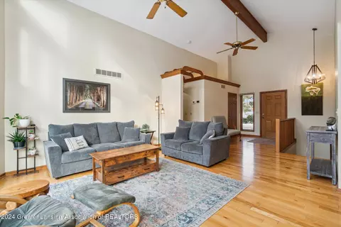 Living - 14725 Nichols Rd, Bath, MI 48808 photo 2 of 6