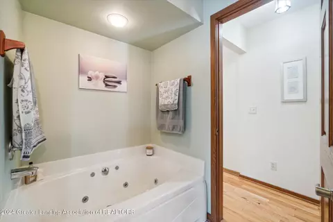 Bath - 14725 Nichols Rd, Bath, MI 48808 photo 2 of 4