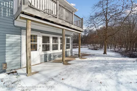 Exterior - 14725 Nichols Rd, Bath, MI 48808 photo 8 of 8