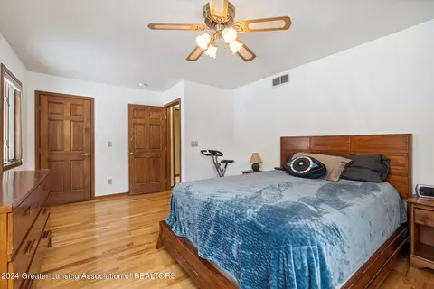 Bedroom - 14725 Nichols Rd, Bath, MI 48808 photo 2 of 5