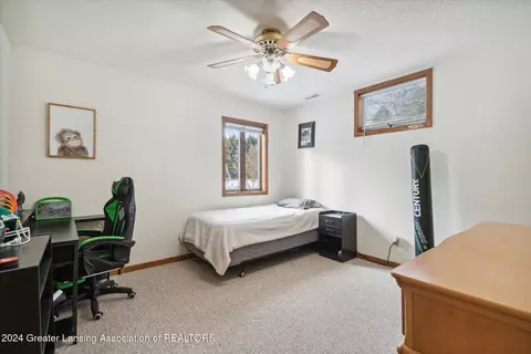 Bedroom - 14725 Nichols Rd, Bath, MI 48808 photo 3 of 5