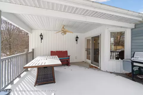 Exterior - 14725 Nichols Rd, Bath, MI 48808 photo 4 of 8
