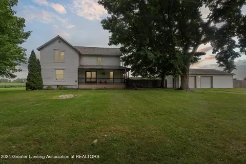 11345 Riverside Dr, Saint Louis, MI 48880