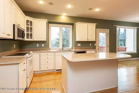 5569 Wild Iris Ln, Haslett, MI 48840 photo 20