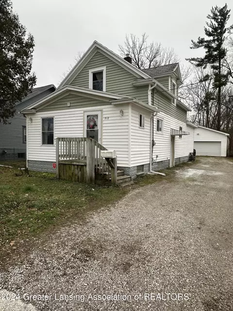 312 E Cavanaugh Rd, Lansing, MI 48910