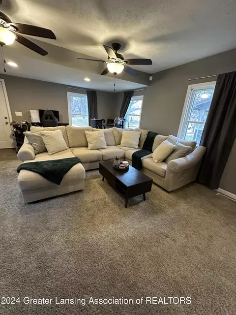 Living - 312 E Cavanaugh Rd, Lansing, MI 48910 photo 2 of 2