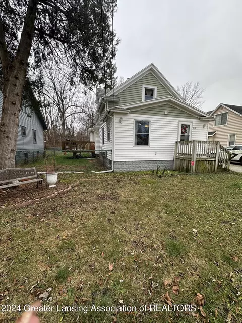 Exterior - 312 E Cavanaugh Rd, Lansing, MI 48910 photo 1 of 1