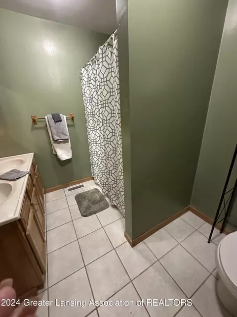 Bath - 312 E Cavanaugh Rd, Lansing, MI 48910 photo 1 of 3