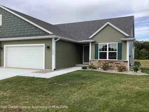 1480 Superior Dr #24, Saint Johns, MI 48879