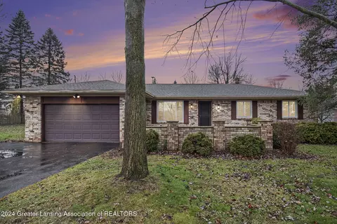 15296 Ann Dr, Bath, MI 48808