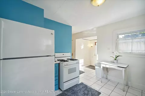 Kitchen - 601 Ridgewood Ave, Lansing, MI 48910 photo 1 of 3