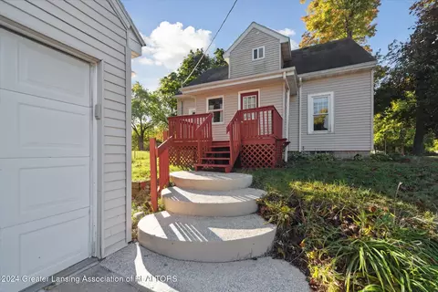 Exterior - 601 Ridgewood Ave, Lansing, MI 48910 photo 4 of 5