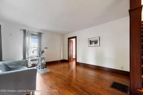 Living - 601 Ridgewood Ave, Lansing, MI 48910 photo 1 of 2