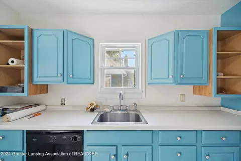Kitchen - 601 Ridgewood Ave, Lansing, MI 48910 photo 3 of 3
