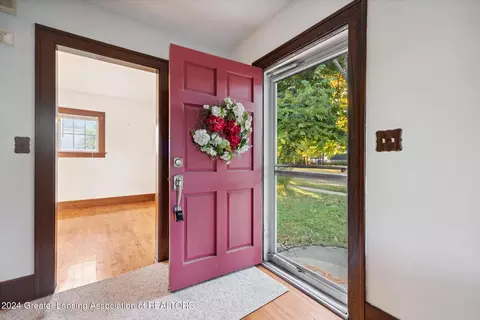 Entry Way - 601 Ridgewood Ave, Lansing, MI 48910 photo 1 of 2