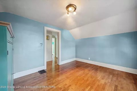 Bedroom - 601 Ridgewood Ave, Lansing, MI 48910 photo 4 of 6