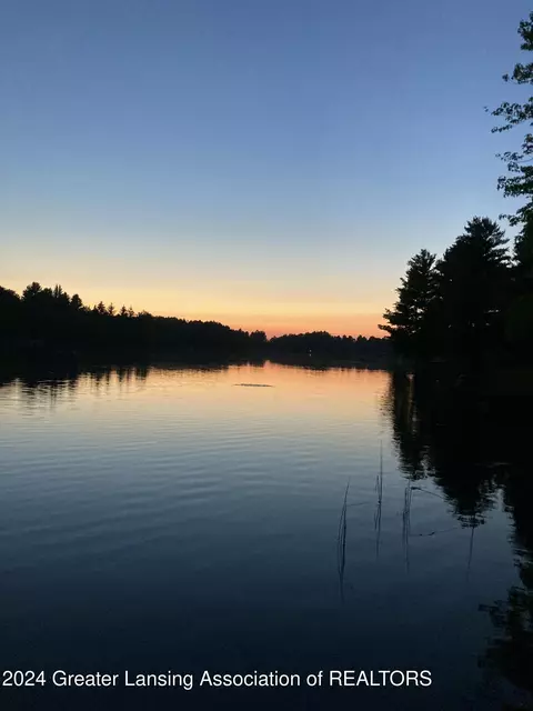 8075 Otter Dr, Evart, MI 49631