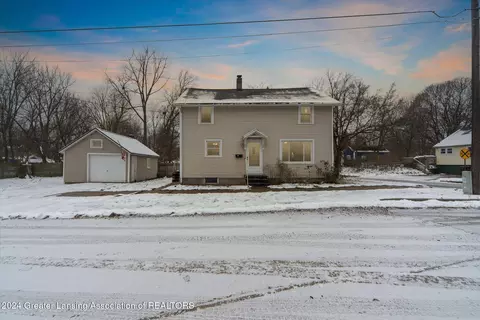321 Foote St, Charlotte, MI 48813