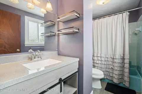 Bath - 6401 Marscot Dr, Lansing, MI 48911 photo 2 of 2