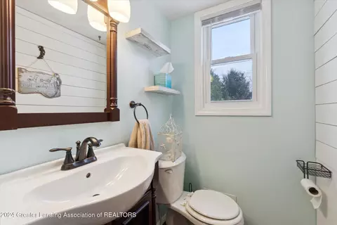 Bath - 6401 Marscot Dr, Lansing, MI 48911 photo 1 of 2