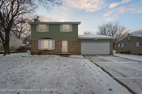 6401 Marscot Dr, Lansing, MI 48911