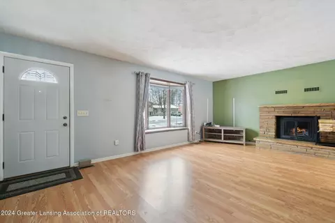 Living - 6401 Marscot Dr, Lansing, MI 48911 photo 2 of 4