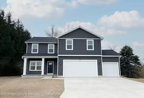 557 W Wildwood Dr, Owosso, MI 48867