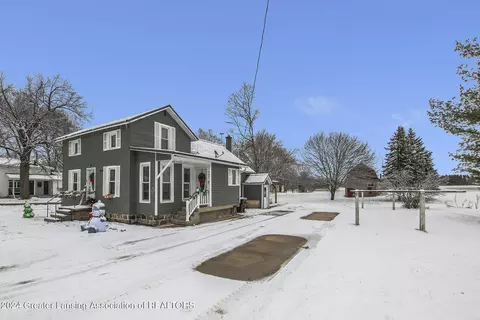 605 S Maple Ave, Maple Rapids, MI 48853 photo 3