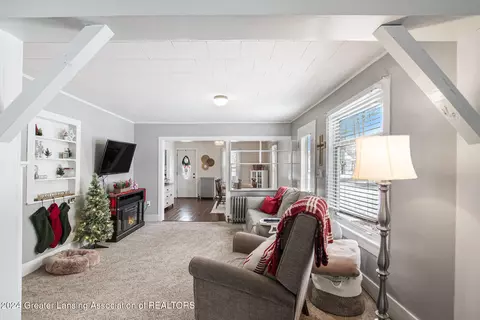 605 S Maple Ave, Maple Rapids, MI 48853 photo 5