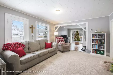 605 S Maple Ave, Maple Rapids, MI 48853 photo 6