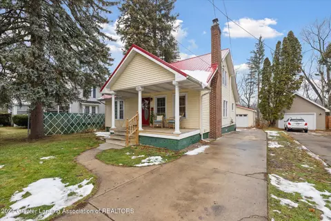 330 W Jefferson St, Grand Ledge, MI 48837