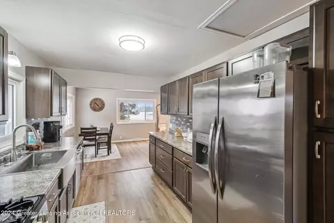 Kitchen - 1798 E Maple Rapids Rd, Saint Johns, MI 48879 photo 4 of 4