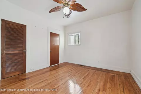 210 E Williams St, Owosso, MI 48867 photo 9