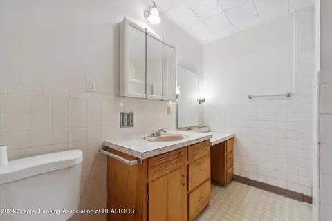 210 E Williams St, Owosso, MI 48867 photo 11