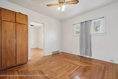210 E Williams St, Owosso, MI 48867 photo 5